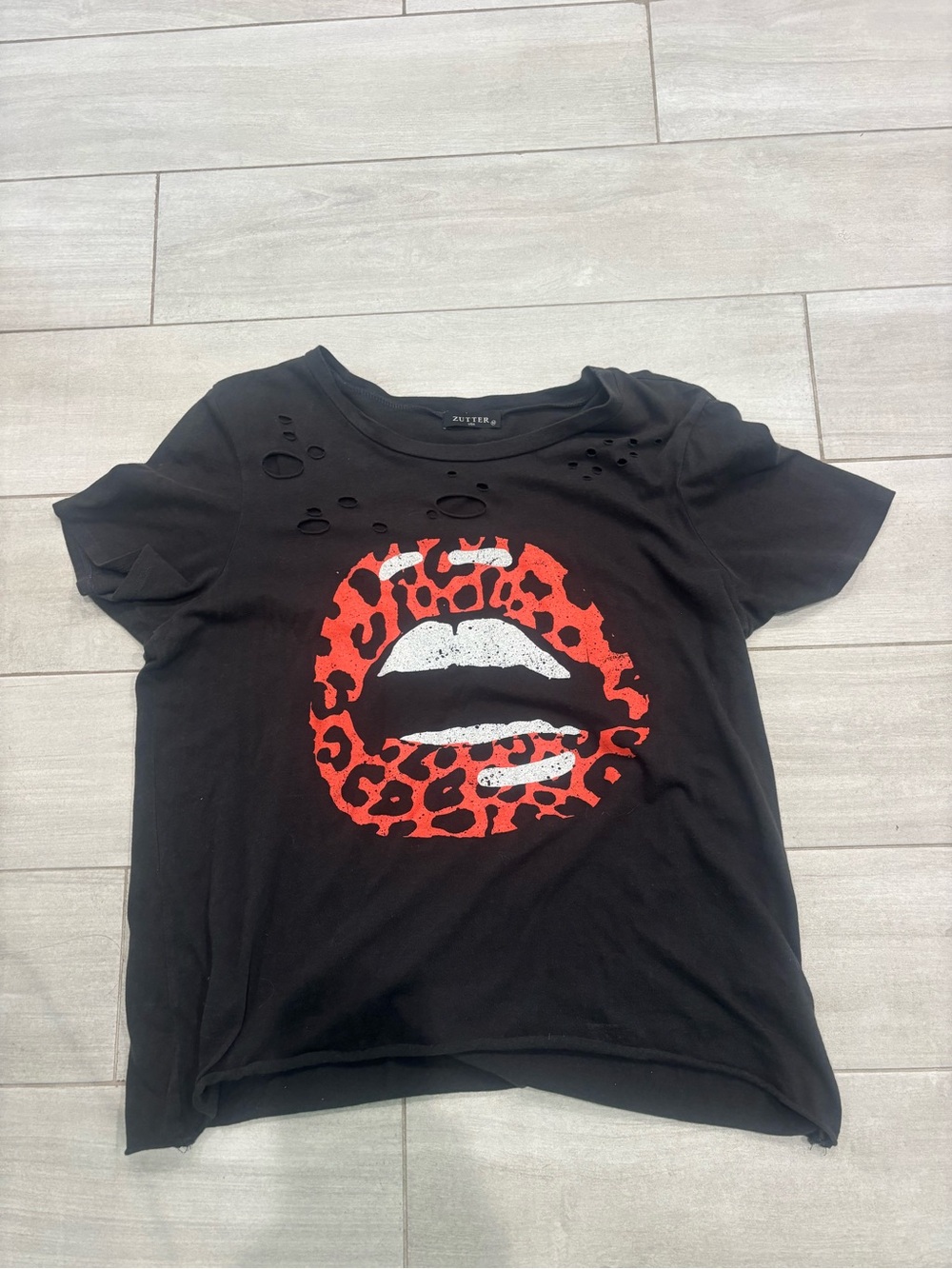 Zutter Black Graphic Lip Tee with Red Leopard Print